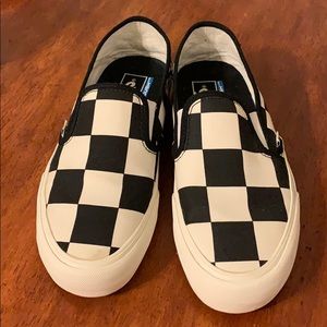 Big checkered slip ons